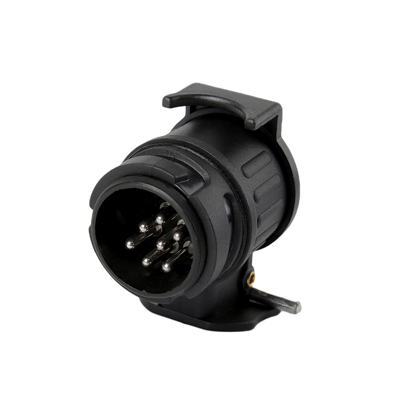 Adaptér 13pinová zástrčka do 7pinové zásuvky JH005-A